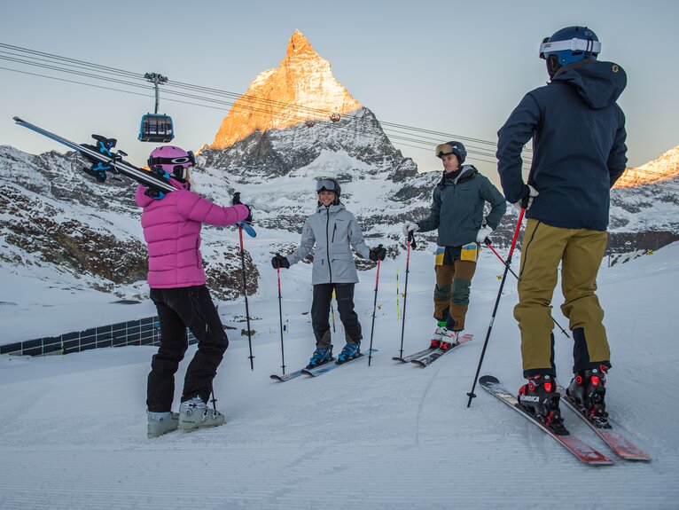 Les visiteurs du first track sont prêts pour leur descente de rêve | © Michael Portmann