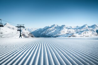Fist Track | © Zermatt Bergbahnen Die frischpräparierten Rillen in den Zermatter Skipisten  | © Zermatt Bergbahnen