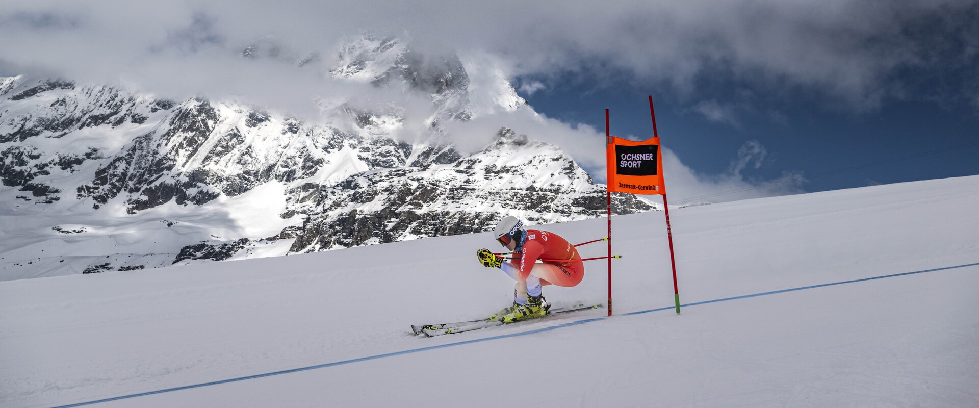 Matterhorn Cervino Speed Opening - Rennstrecke | © Stephan Bögli Rennfahrer auf der Gran Becca Strecke vor dem Matterhorn | © Stephan Bögli
