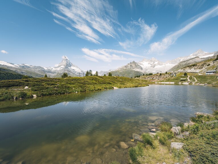 Randonnée près du Leisee avec vue dégagée sur le Cervin | © Gabriel Perren