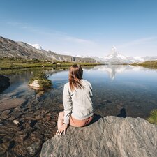 Das Matterhorn spiegelt sich im Stellisee | © Gabriel Perren