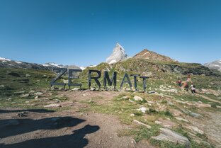 Photo point with Zermatt letters placed on Schwarzsee lake | © Gabriel Perren