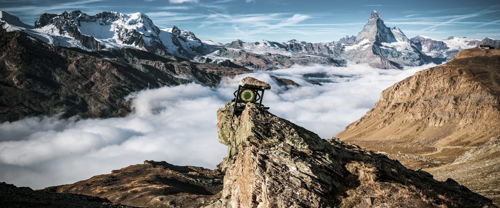 Wunderschöne Berglandschaft auf dem Weg zur Freiheit