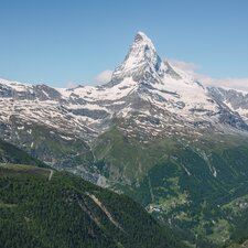 Panoramische Sicht auf das Matterhorn im Sommer  | © Zermatt Bergbahnen 