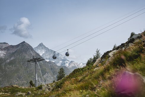 Die Kombibahn verkehrt zwischen Sunnegga und Blauherd  | © Christian Pfammatter